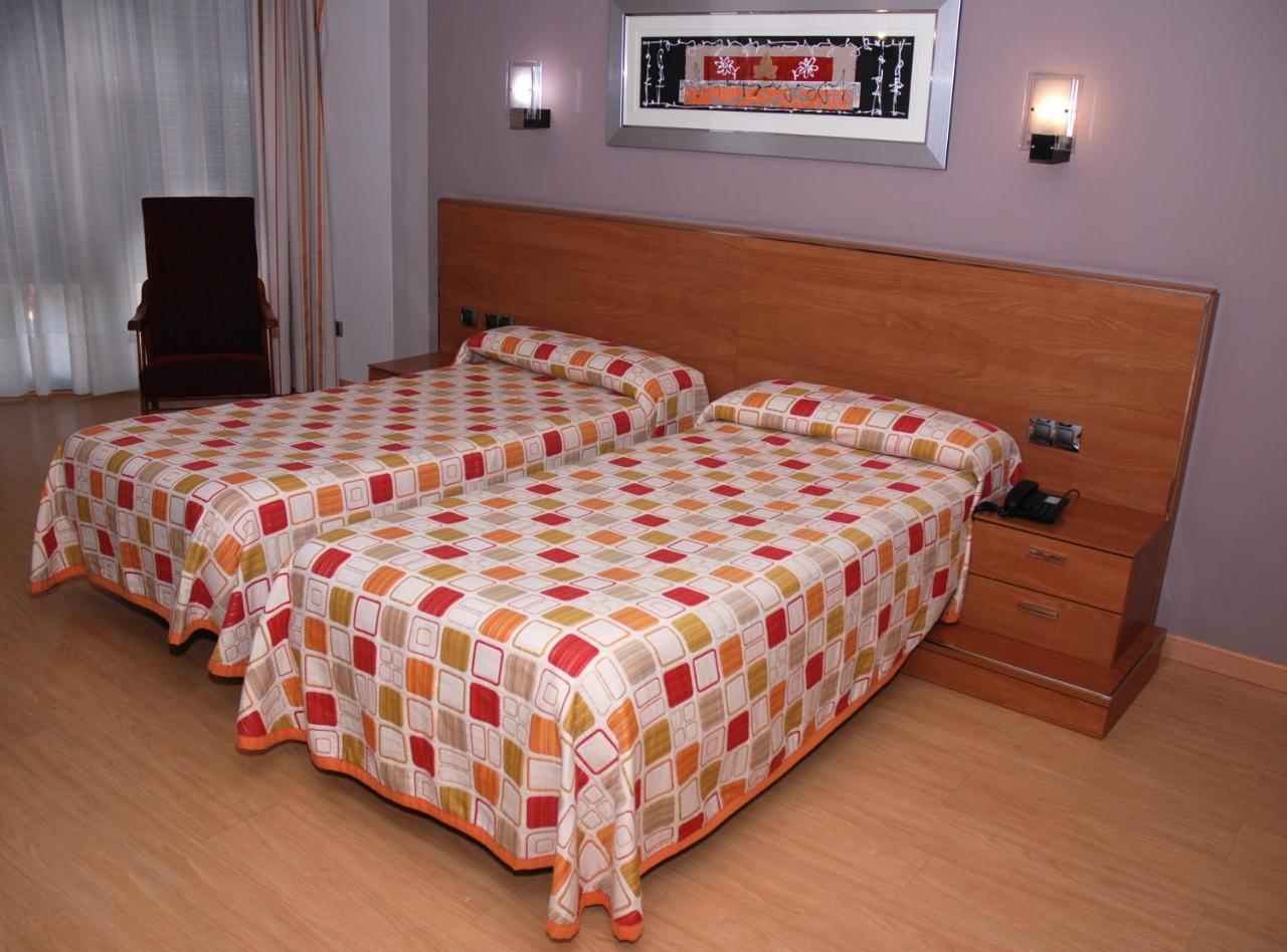 Hotel Villa De Cacabelos Kültér fotó