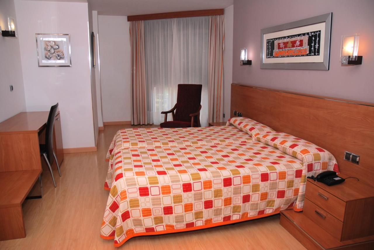 Hotel Villa De Cacabelos Kültér fotó