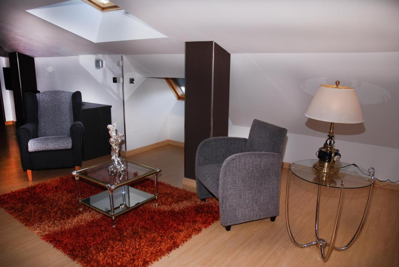 Hotel Villa De Cacabelos Kültér fotó
